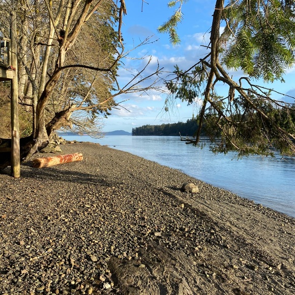 Hi there - Picture 1 of 1